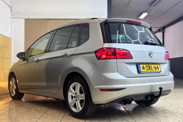 Volkswagen Golf Sportsvan (2014) thumbnail 2