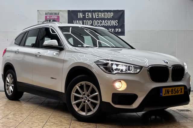 BMW X1 (2016) thumbnail 4