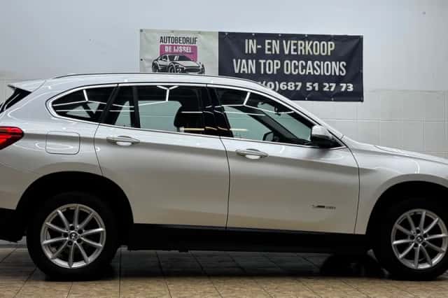 BMW X1 (2016) thumbnail 5