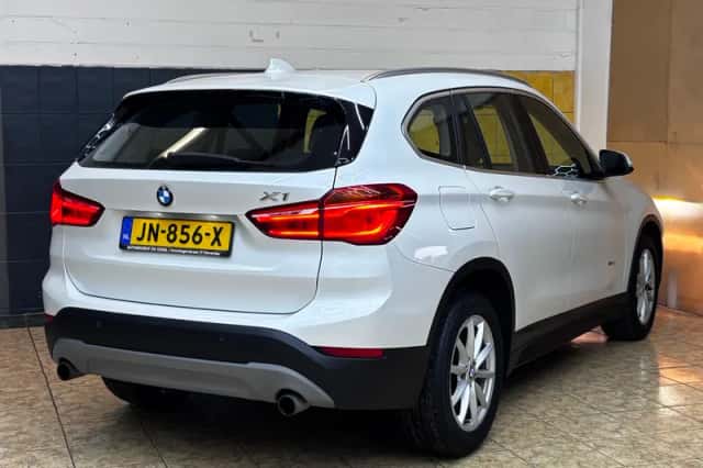 BMW X1 (2016) thumbnail 6