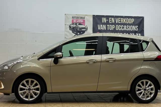 Ford B-Max (2015) thumbnail 2