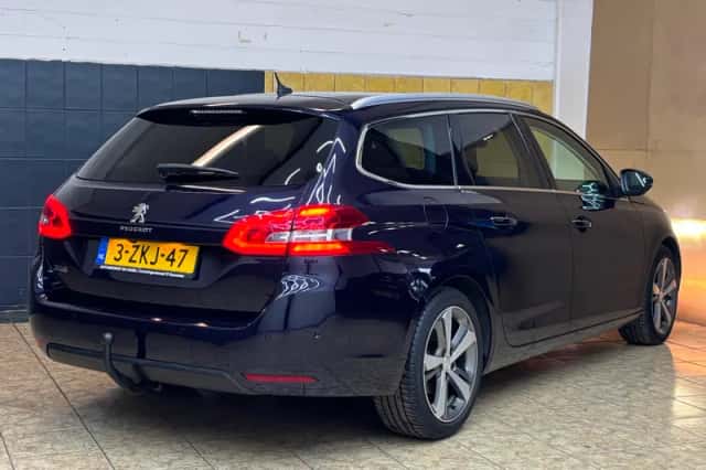Peugeot 308 (2015) thumbnail 3