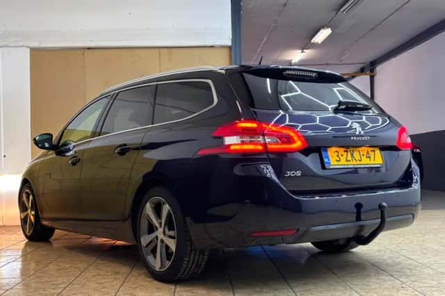 Peugeot 308 (2015) thumbnail 5
