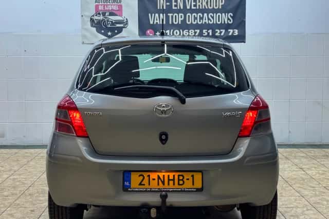 Toyota Yaris (2010) thumbnail 4