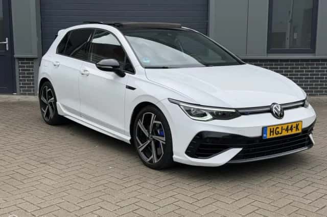 Volkswagen Golf (2021) thumbnail 3