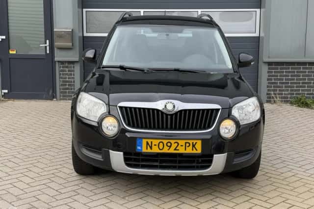 Škoda Yeti (2010) thumbnail 2