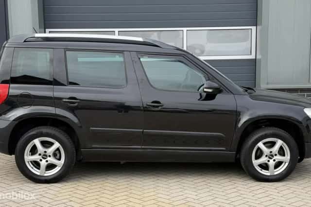 Škoda Yeti (2010) thumbnail 4