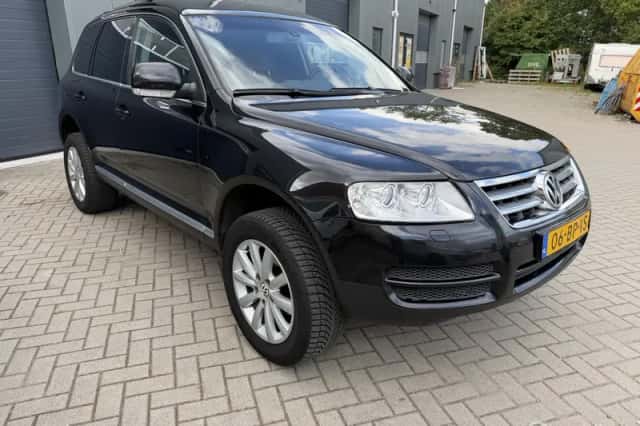 Volkswagen Touareg (2004) thumbnail 1