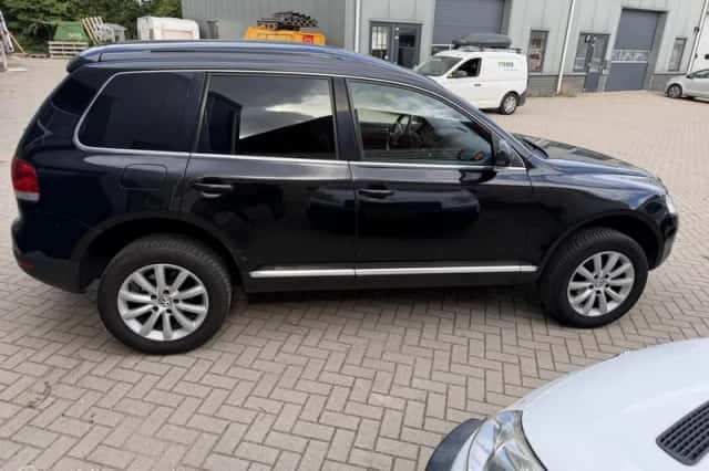 Volkswagen Touareg (2004) thumbnail 2