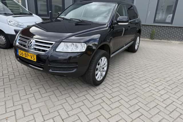 Volkswagen Touareg (2004) thumbnail 3