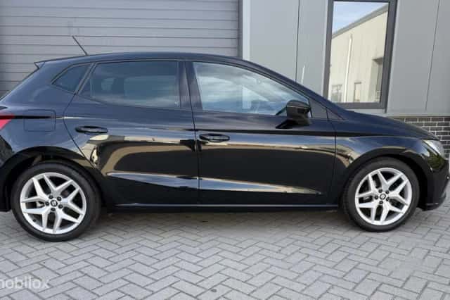 SEAT Ibiza (2019) thumbnail 4