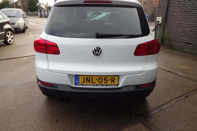 Volkswagen Tiguan (2015) thumbnail 5