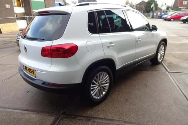 Volkswagen Tiguan (2015) thumbnail 6
