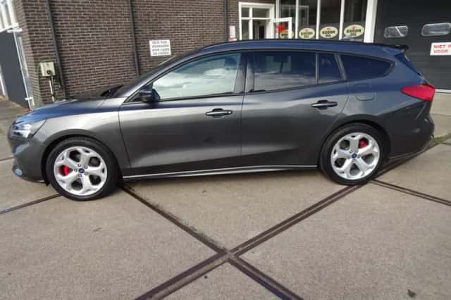 Ford Focus (2020) thumbnail 2