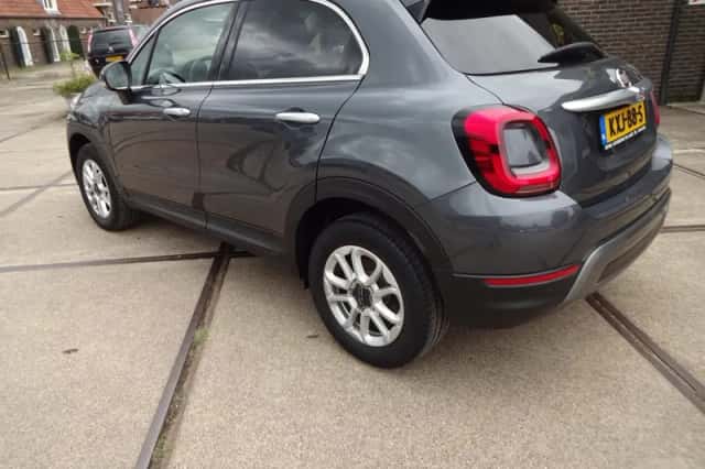 Fiat 500X (2019) thumbnail 4