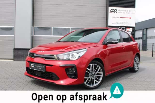 Kia Rio (2023) thumbnail 1