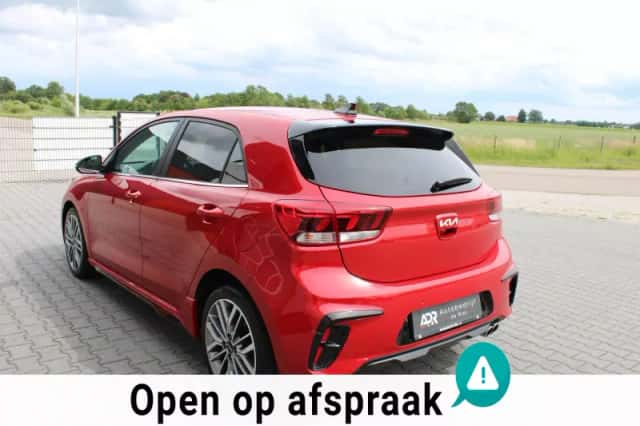 Kia Rio (2023) thumbnail 6