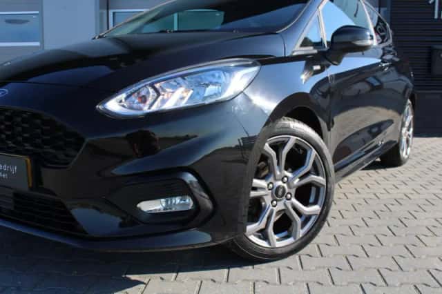 Ford Fiesta (2019) thumbnail 2
