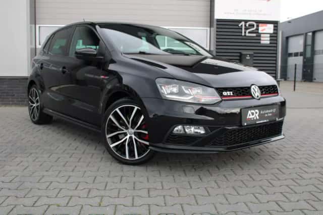 Volkswagen Polo (2016) thumbnail 3