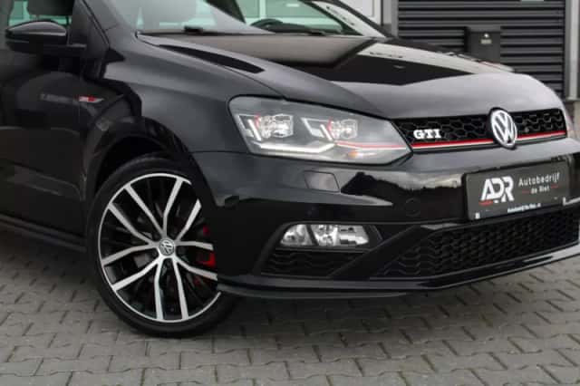 Volkswagen Polo (2016) thumbnail 4
