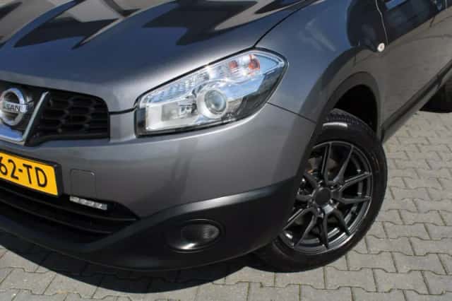 Nissan Qashqai (2013) thumbnail 2