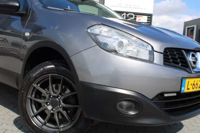 Nissan Qashqai (2013) thumbnail 4