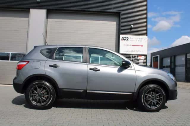 Nissan Qashqai (2013) thumbnail 5