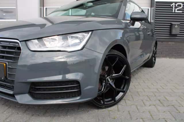 Audi A1 (2017) thumbnail 2