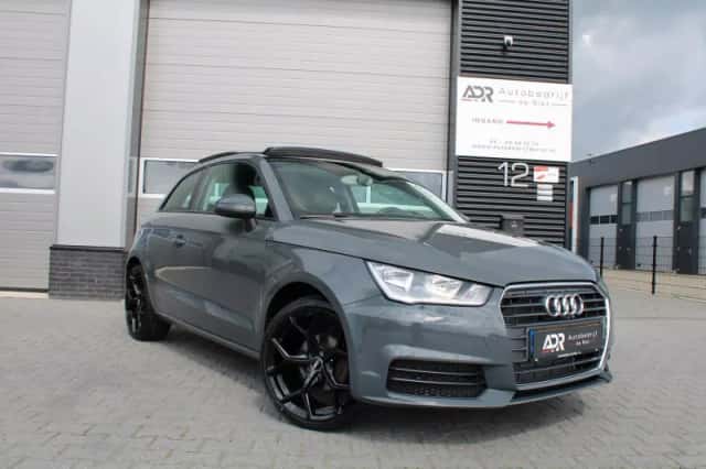 Audi A1 (2017) thumbnail 3