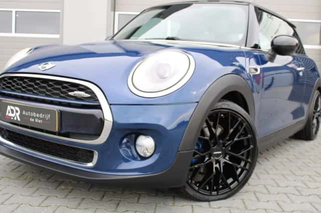 MINI Cooper (2014) thumbnail 2