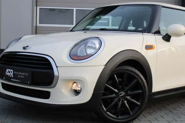 MINI One (2016) thumbnail 2