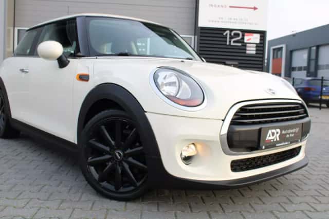 MINI One (2016) thumbnail 4