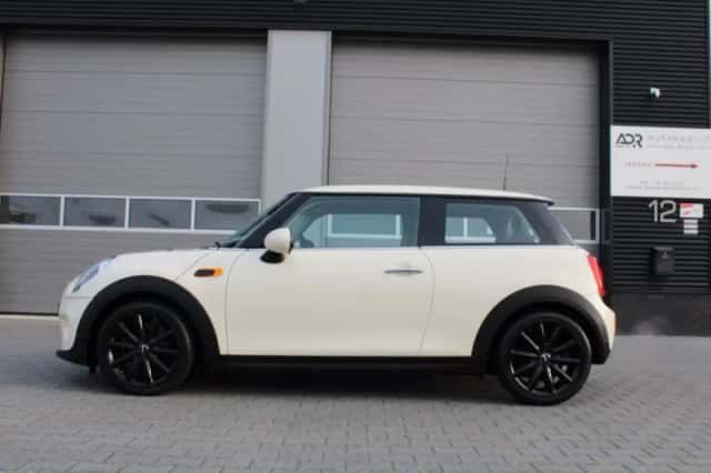 MINI One (2016) thumbnail 6