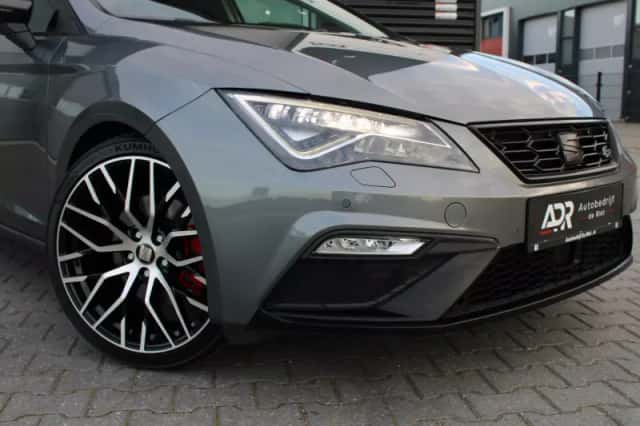 SEAT Leon (2018) thumbnail 4