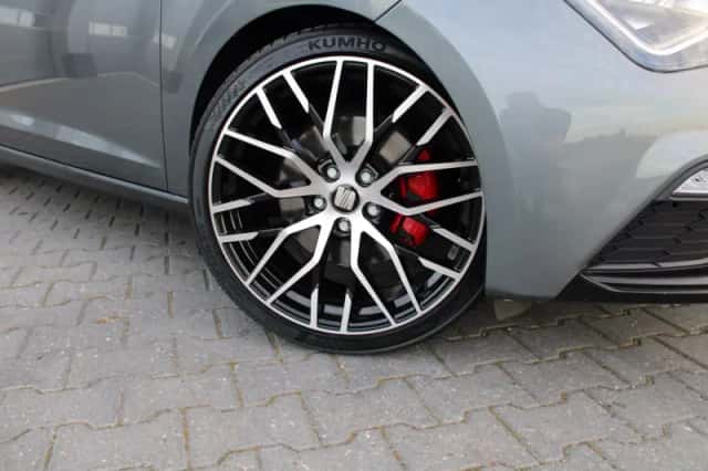 SEAT Leon (2018) thumbnail 5