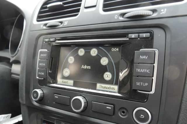 Volkswagen Golf (2011) thumbnail 2