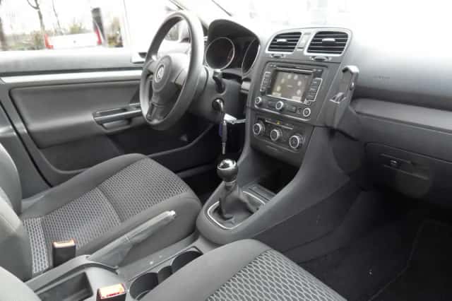 Volkswagen Golf (2011) thumbnail 3