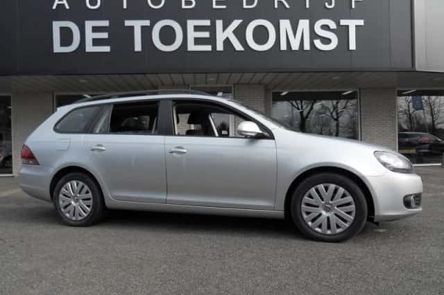 Volkswagen Golf (2011) thumbnail 4