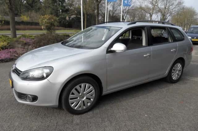 Volkswagen Golf (2011) thumbnail 6