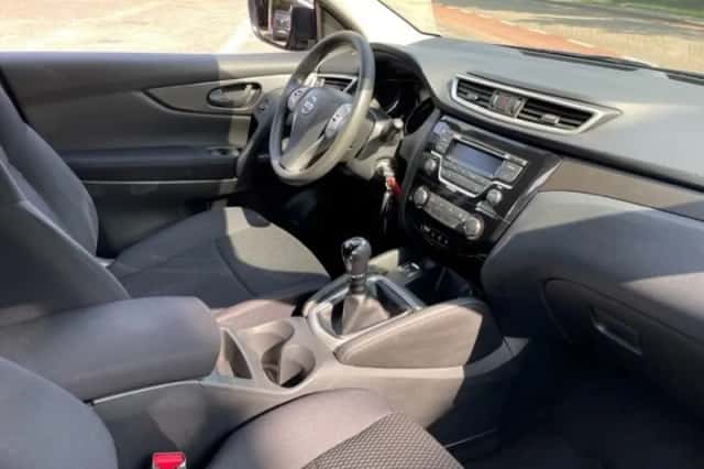 Nissan Qashqai (2015) thumbnail 2