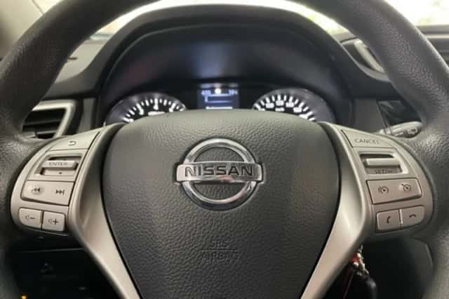 Nissan Qashqai (2015) thumbnail 6