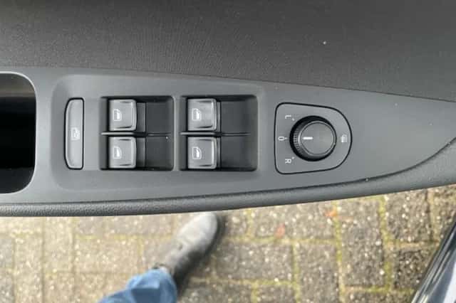 SEAT Leon (2014) thumbnail 5