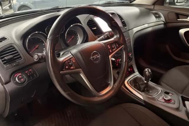Opel Insignia (2013) thumbnail 3