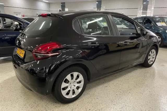 Peugeot 208 (2015) thumbnail 4