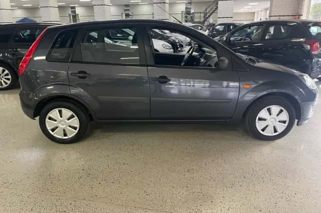 Ford Fiesta (2008) thumbnail 1