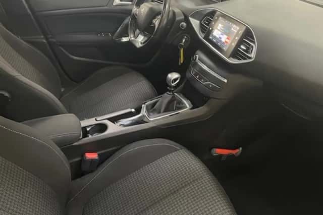 Peugeot 308 (2019) thumbnail 6