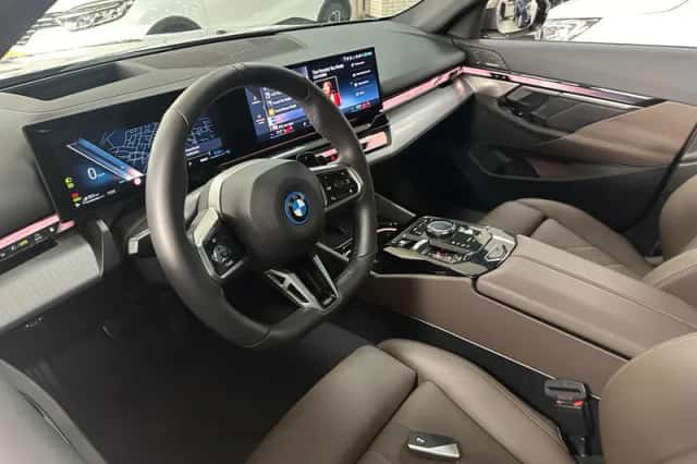 BMW 5-Serie (2025) thumbnail 2