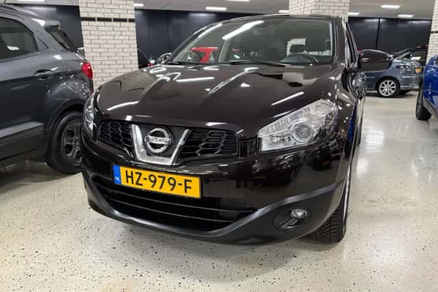 Nissan Qashqai (2010) thumbnail 5