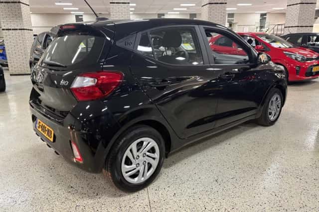 Hyundai i10 (2023) thumbnail 2