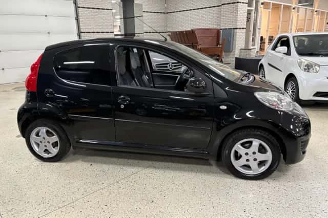 Peugeot 107 (2012) thumbnail 5